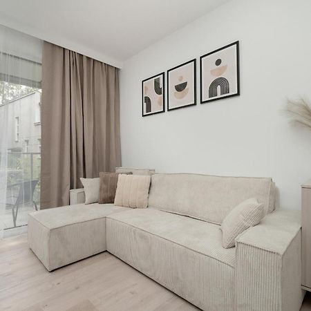 Exceptional Apartment With Parking By Noclegi Renters Катовице Экстерьер фото