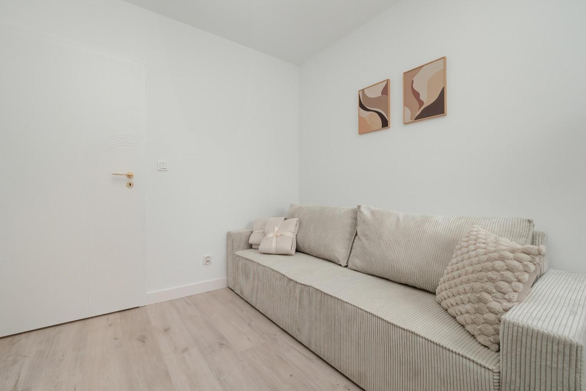Exceptional Apartment With Parking By Noclegi Renters Катовице Экстерьер фото
