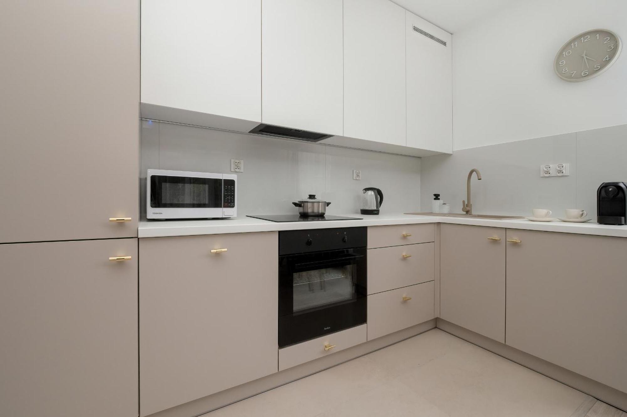 Exceptional Apartment With Parking By Noclegi Renters Катовице Экстерьер фото