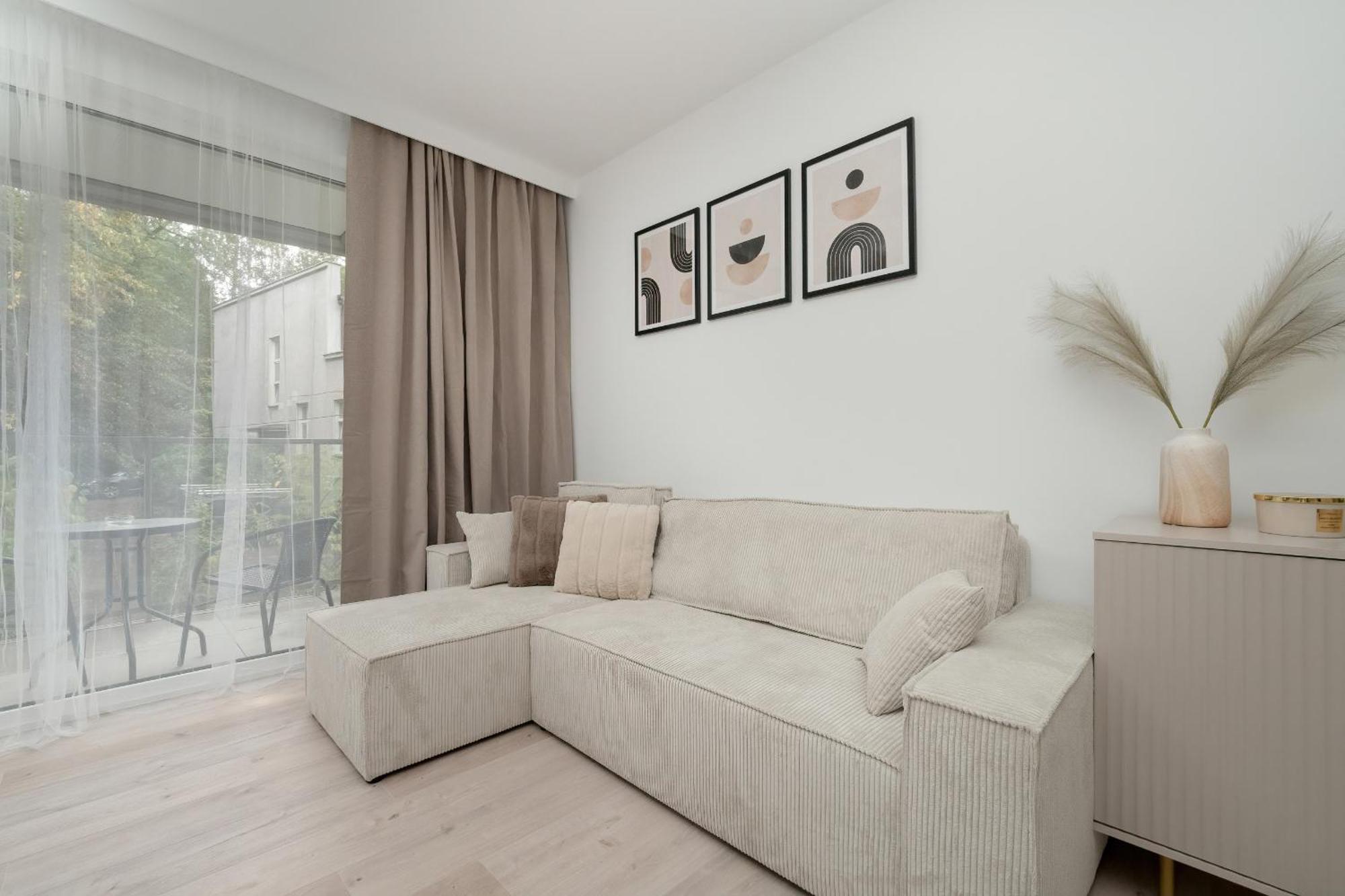 Exceptional Apartment With Parking By Noclegi Renters Катовице Экстерьер фото